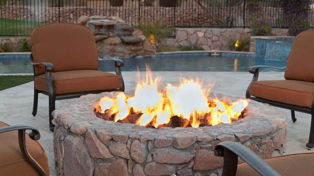 Backyard Fire Pit Design Ideas