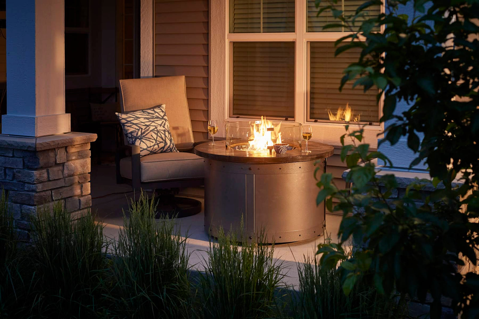 Outdoor GreatRoom Company Debuts Trend Setting Gas Fire Pit Table