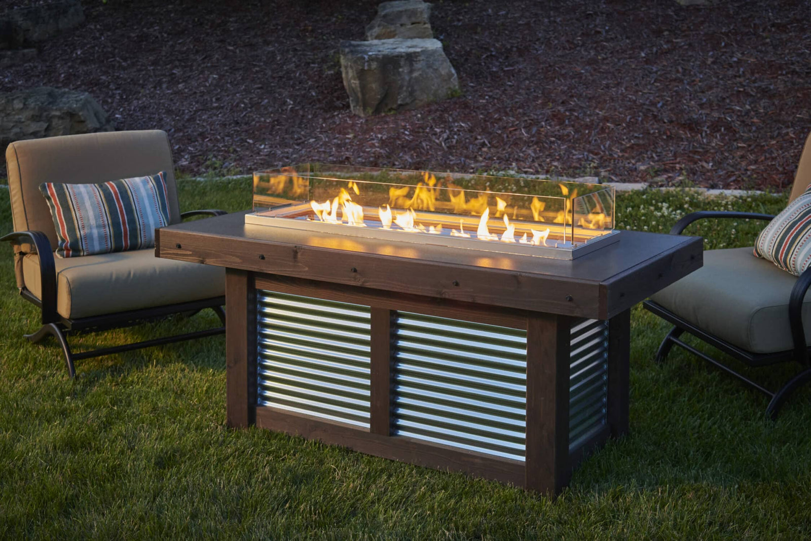 The Outdoor GreatRoom Debuts Denali Brew Gas Fire Pit Table