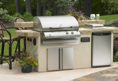Five Outdoor Kitchen Designs Your Guests Will Envy